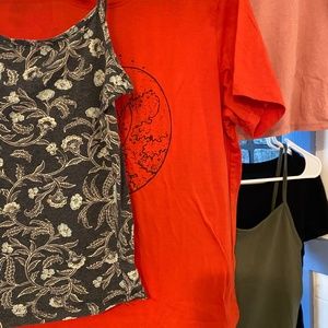 5 piece women's top deal, assorted brands size s/m